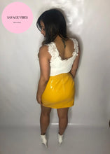Cargar imagen en el visor de la galería, White Lace Bodysuit