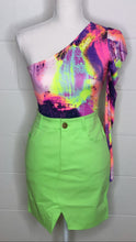 Cargar imagen en el visor de la galería, Bubble Neon One Shoulder Top